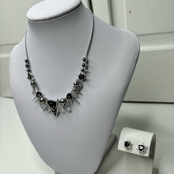 SWAROVSKI Sign Fantastic Floral Spike Necklace & Earring Set - Picture 7 of 10
